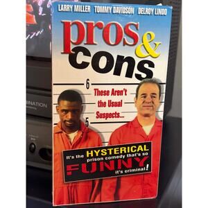 Pros & cons VHS Y2K comedy